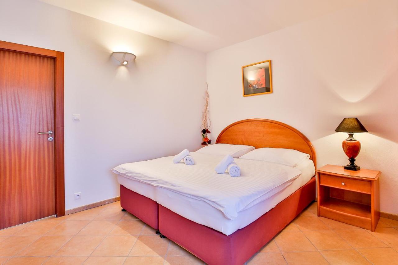 Hotel Barborka Přední Výtoň Esterno foto