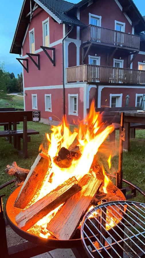 Hotel Barborka Přední Výtoň Esterno foto